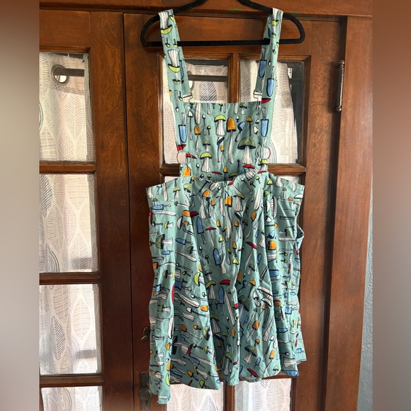 NWT Unique Vintage Sage Green & Mushroom Print Brionne Pinafore Skirt 1X / 16 - Picture 8 of 13